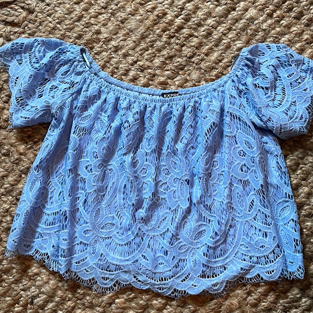 Cropped lace shirt